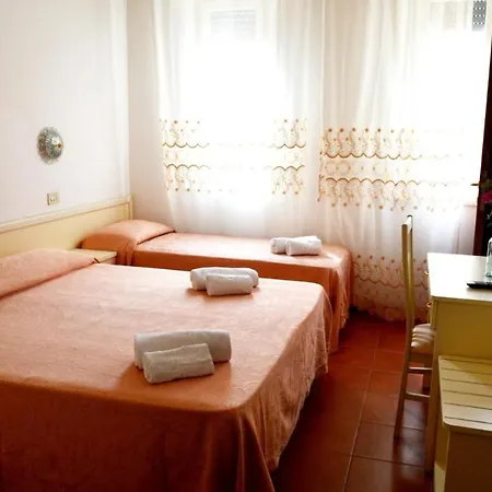 In Guest - New Cirene Triple Comfort With Breakfast Rimini